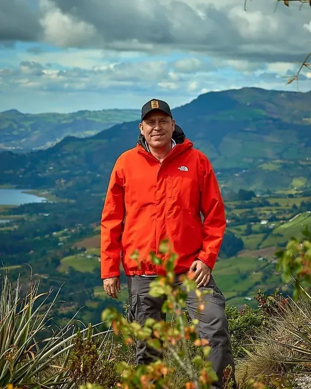 Julián López, Director de Corporación Cúspide